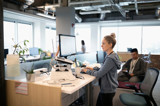 Standing desks o escritorios ajustables en Colombia