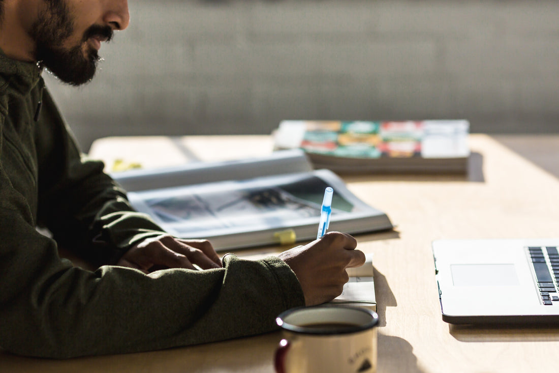 ¿Por qué debería considerar un Standing Desk para trabajar y estudiar desde casa?